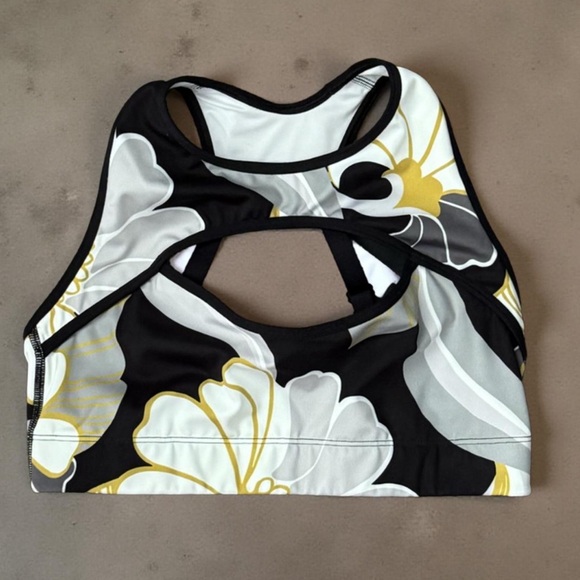 SAVAGE X FENTY • Hotline Medium Impact Sports Bra By Rhianna - Picture 8 of 8